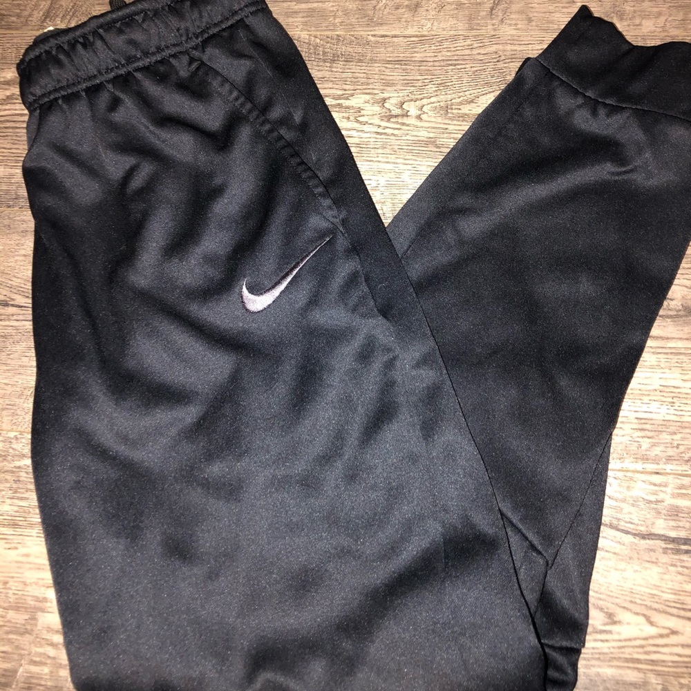 black nike sweats